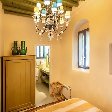 Tinos E-houses